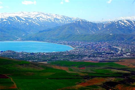 Doğanın Kalbinde: Tatvan’da Gezilecek Yerler